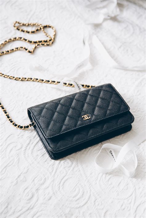 porta cuffiette chanel|Chanel wallet on chain.